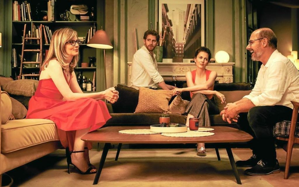 Crítica de ‘Una cena… y lo que surja’, remake a la francesa de la comedia española de Cesc Gay ‘Sentimental’ (2023). Crítica de 'Una cena... y lo que surja', remake a la francesa de la comedia española de Cesc Gay 'Sentimental' (2023).